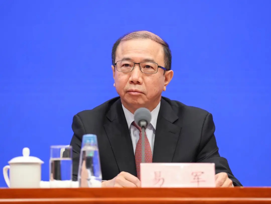 住房城鄉(xiāng)建設(shè)部:建設(shè)工程企業(yè)資質(zhì)審批條件進一步大幅精簡